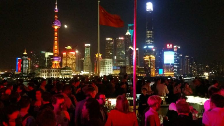 Devcon #Day2 Sees Crowd Erupt in Enthusiastic Applause