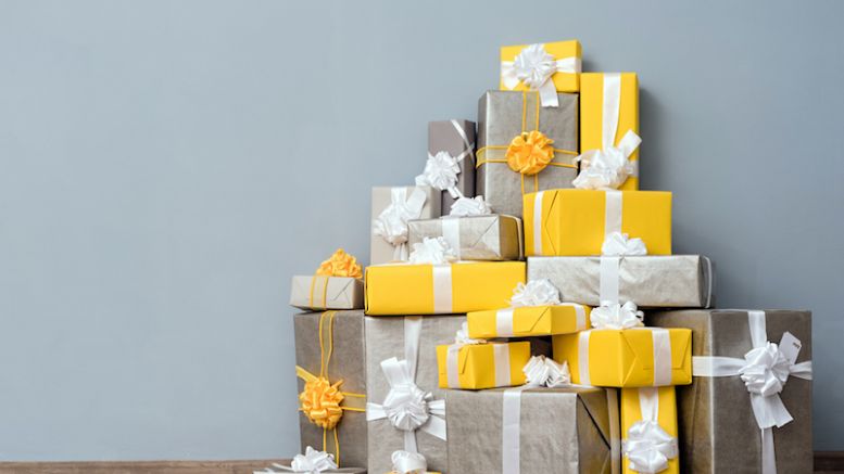 Enjoy the Holidays with This 2016 Bitcoin Gift Guide