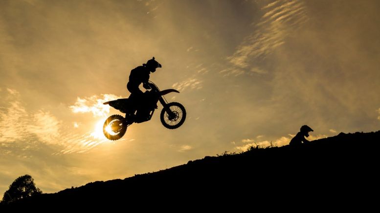 Bitcoin Price Blitzes Beyond $1100, Closes in on All-Time High