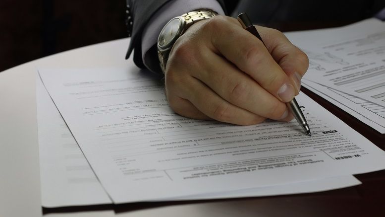 Coinbase vs IRS: CEO Says Broker Tax Forms ‘Potential Solution’