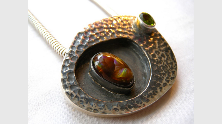 Online Jewellery Merchant Forges Links with Bitcoin Community
