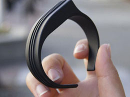 Check Out This Gesture-Based Wearable Bitcoin Wallet by MEVU