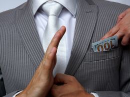 Pastor Charged With Taking Bribes from Defunct Bitcoin Exchange