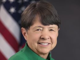 SEC Chair: Agency 'Actively Exploring' Blockchain Regulation