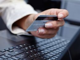 Coinbase Enables Instant Bitcoin Purchase via US Debit Cards