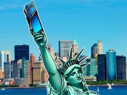 Is America Ready For a Cashless Society? New Gallup Poll Gives Answer
