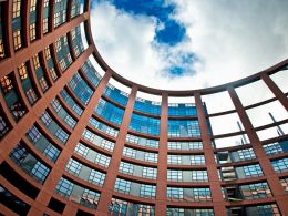 EU Parliament Asks “What If?” for Bitcoin Blockchain-Based Elections