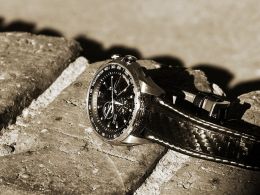 Blockchain Startups Take Aim at Counterfeiting of Luxury Products