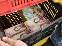 Venezuela Prints Bills, Closes Borders – Bitcoin to the Rescue