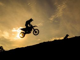 Bitcoin Price Blitzes Beyond $1100, Closes in on All-Time High