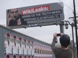 Did Julian Assange Just Use the Bitcoin Blockchain to Prove He Is Alive?