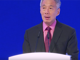 Singapore PM Urges Banks to Keep Current With Blockchain Tech