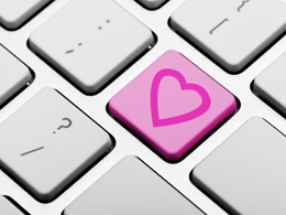 Dream Lover: Models Sending Pictures for Bitcoin