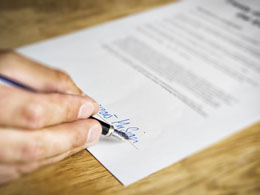 London Law Firm to Digitise Contracts Using Bitcoin Technology