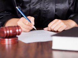 Bitcoin-to-Gold Service Faces Class Action Over Alleged Fraud
